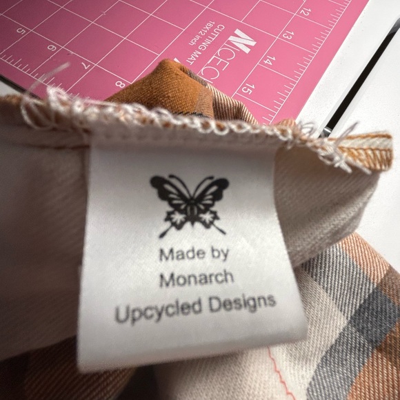 NWT UpCycled Graphic Flannel Fender Graphic Flannel size Medium - Picture 7 of 8